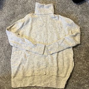 Athleta Grey/Cream Sweater - S